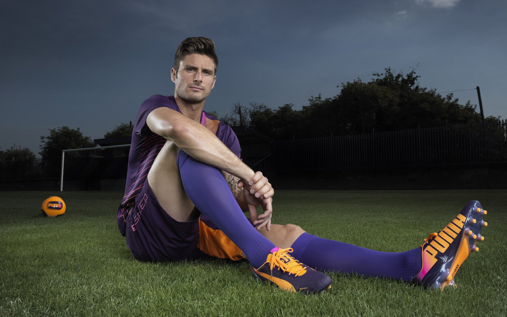 伊利亚·哈伦男子100米蝶泳表现亮眼，男子100米蝶泳纪录