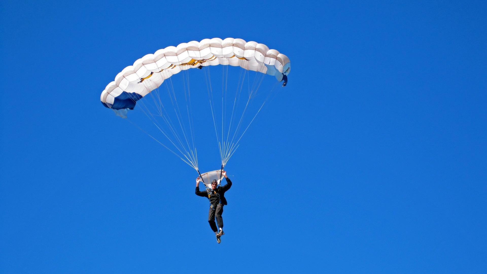 德甲战术变化：变阵、助攻、精彩跨步！，德甲转会规则